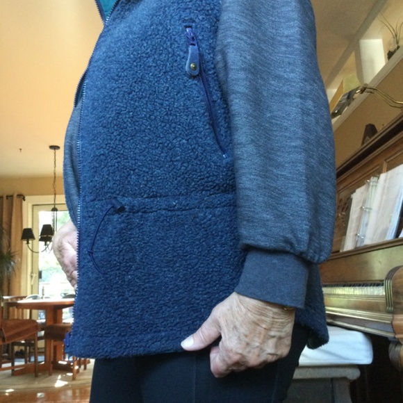 Columbia reversible teal vest - Picture 7 of 7